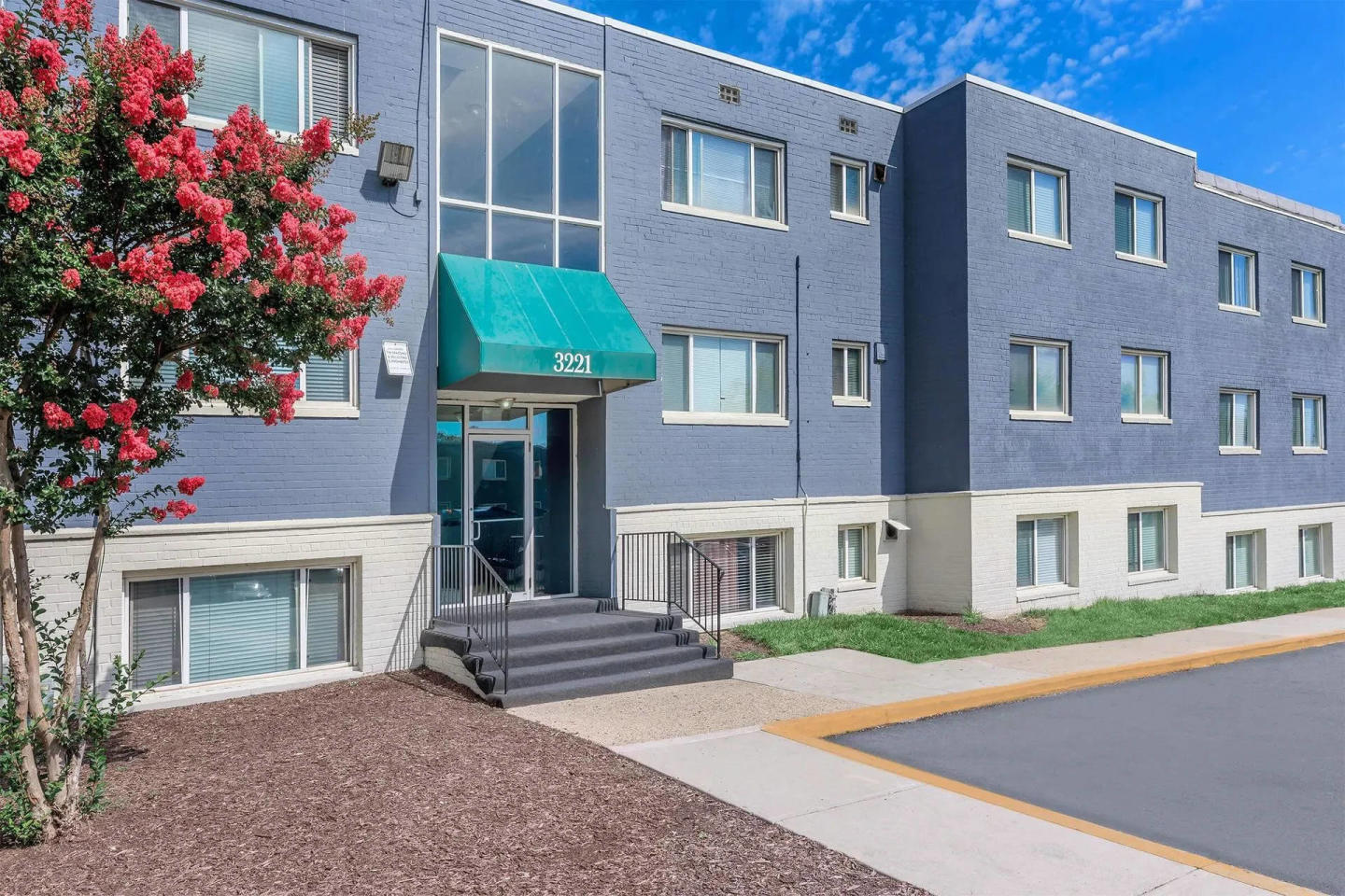 Regency Court Apartments Image 2
