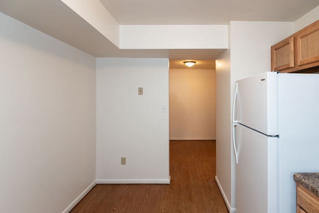 Carson Square Apartments Image 4