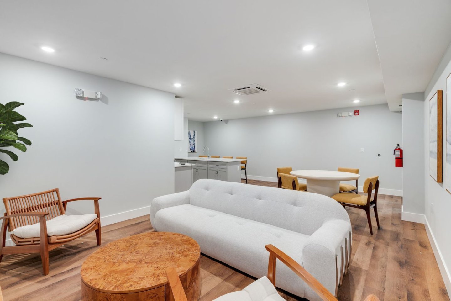 342 W Girard Avenue Image 16