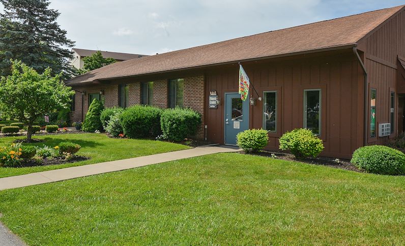Pikeview Manor Apartments Image 5
