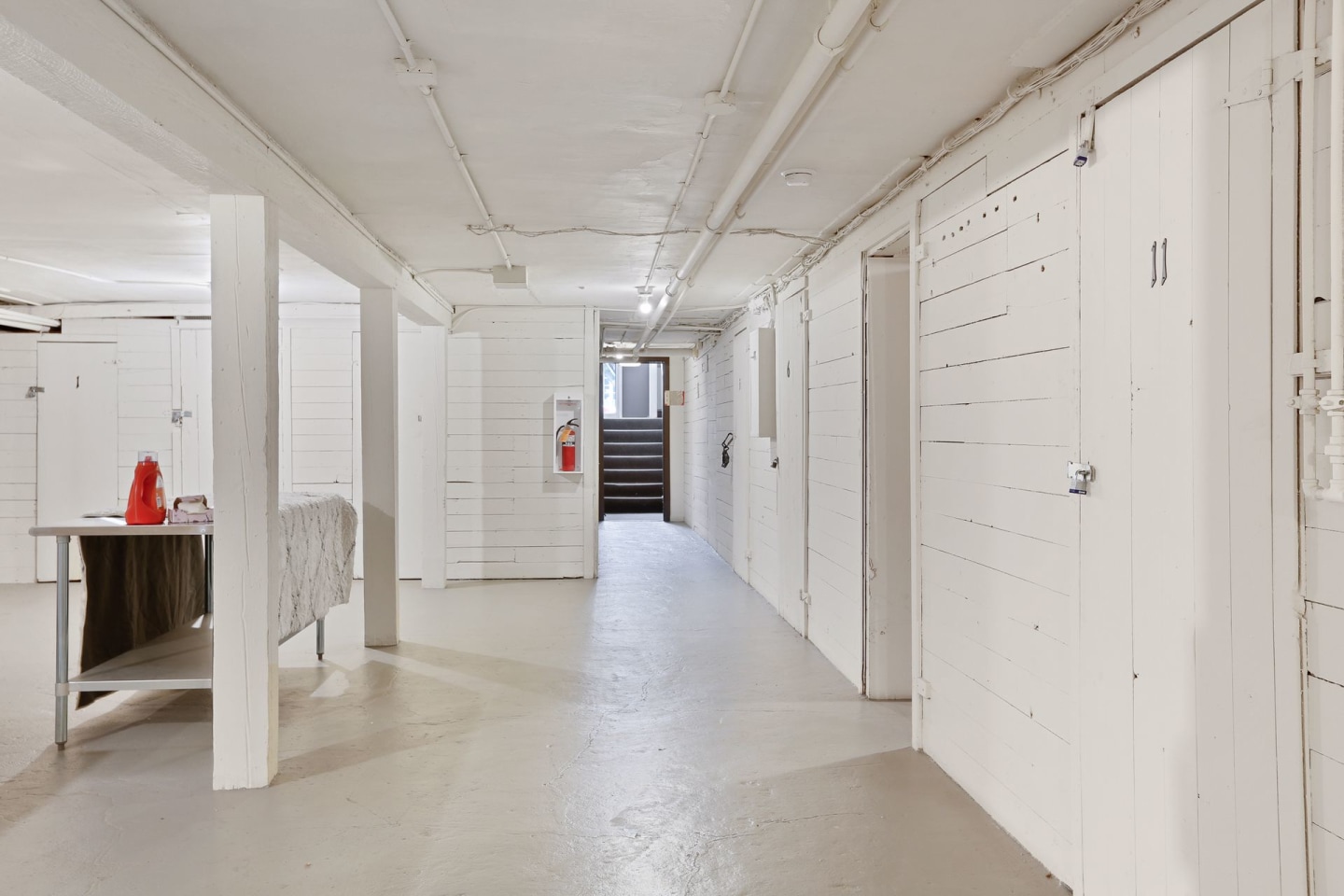 1598 Charles Avenue Image 4