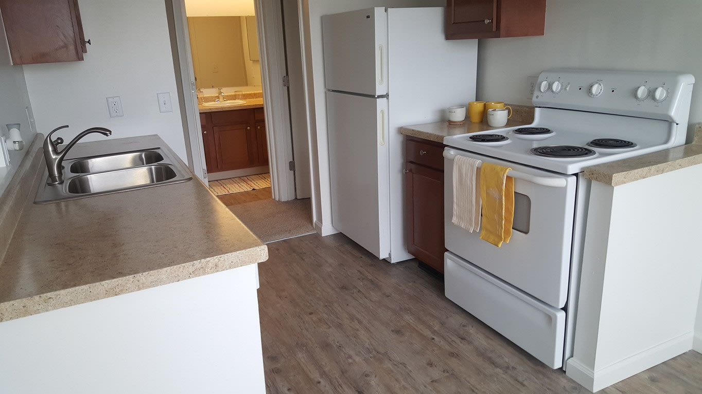 Pier 39 Apartments & Townhomes Image 3