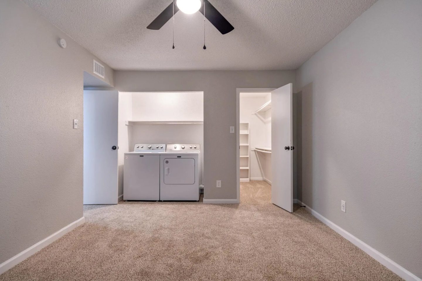Skylar Pointe Image 8