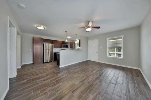 Twin Pines Image 12