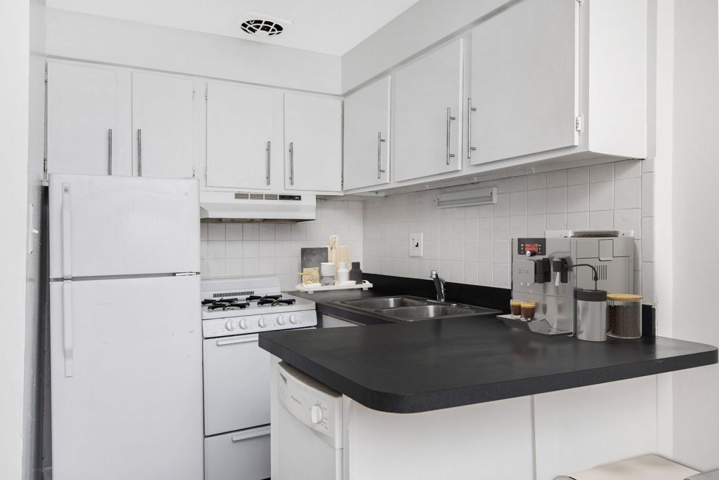 455 West Wellington Image 15