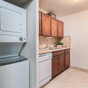 Park Plaza Apartments Image 4