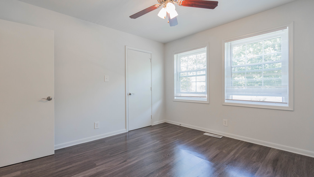Townhouses of Chesterfield II Image 12