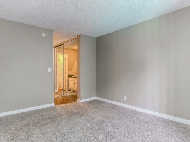 Twenty2Eleven Apartments Image 11