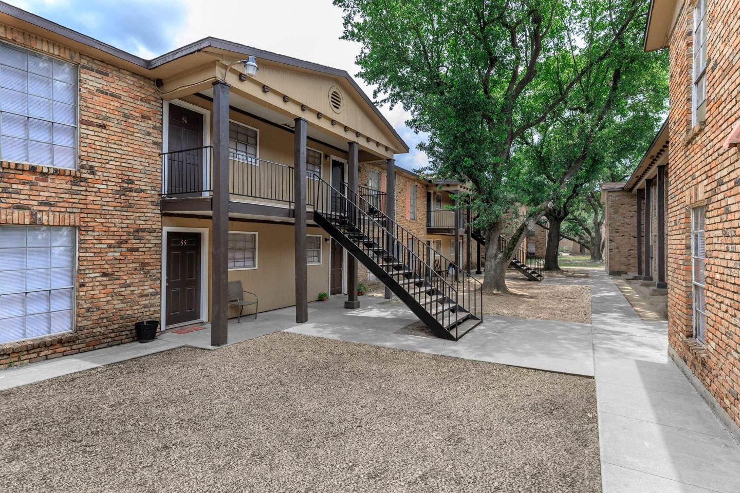 Broadway Park Apartments Image 3
