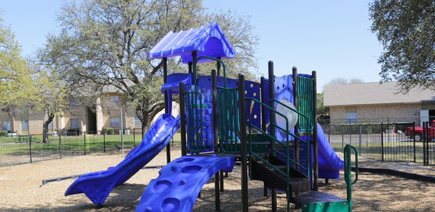 Park Grove Square Image 7