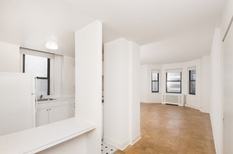 Midtown Apartments Image 5