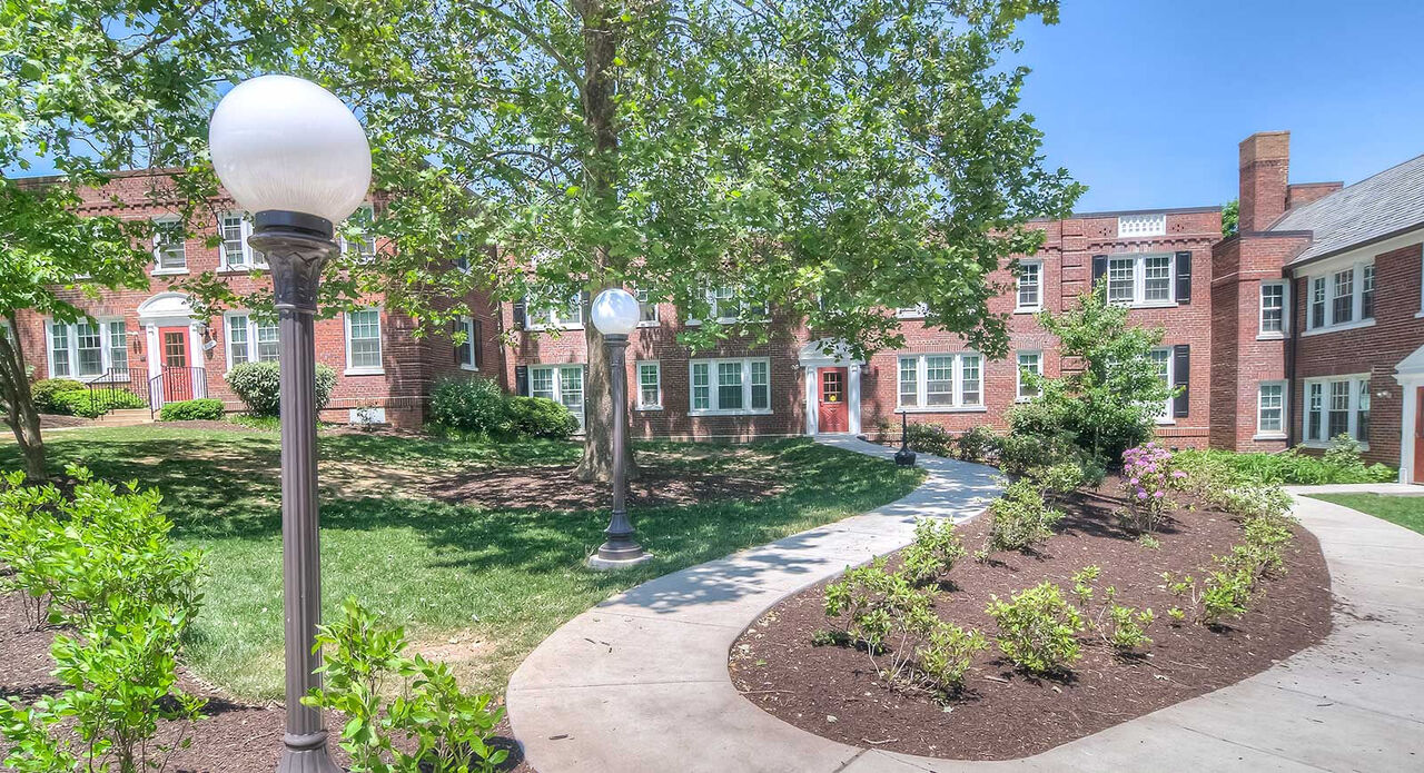 Colonial Village Apartments Image 43