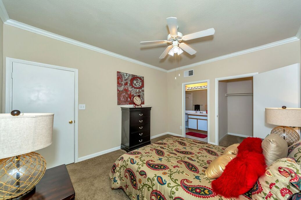 Saddle Brook Apartments Image 30