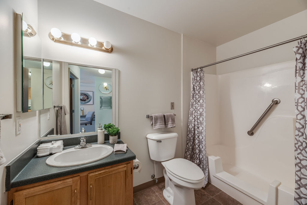 Grandhaven Manor - Senior Living Image 9