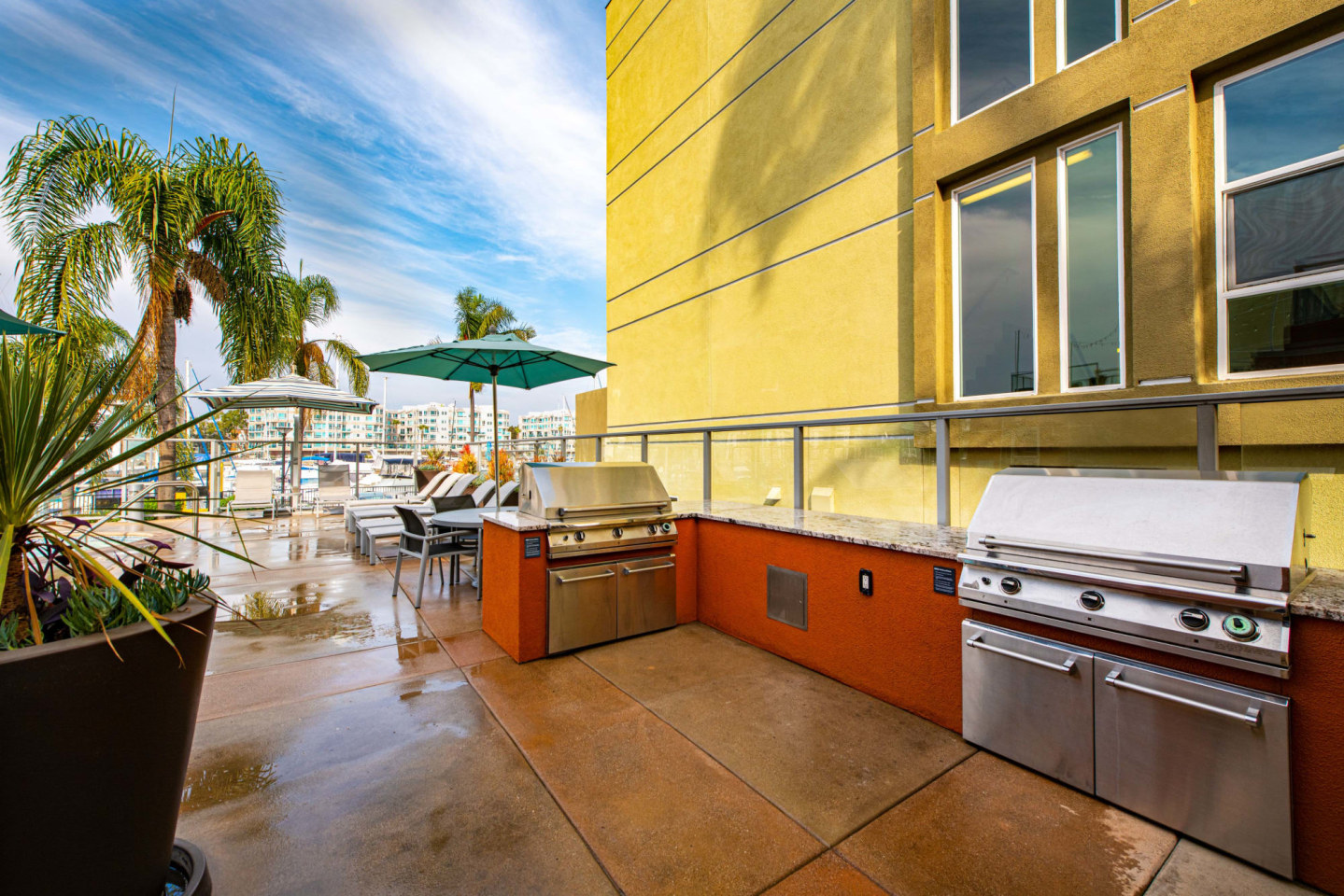 Harborside Marina Bay Image 8