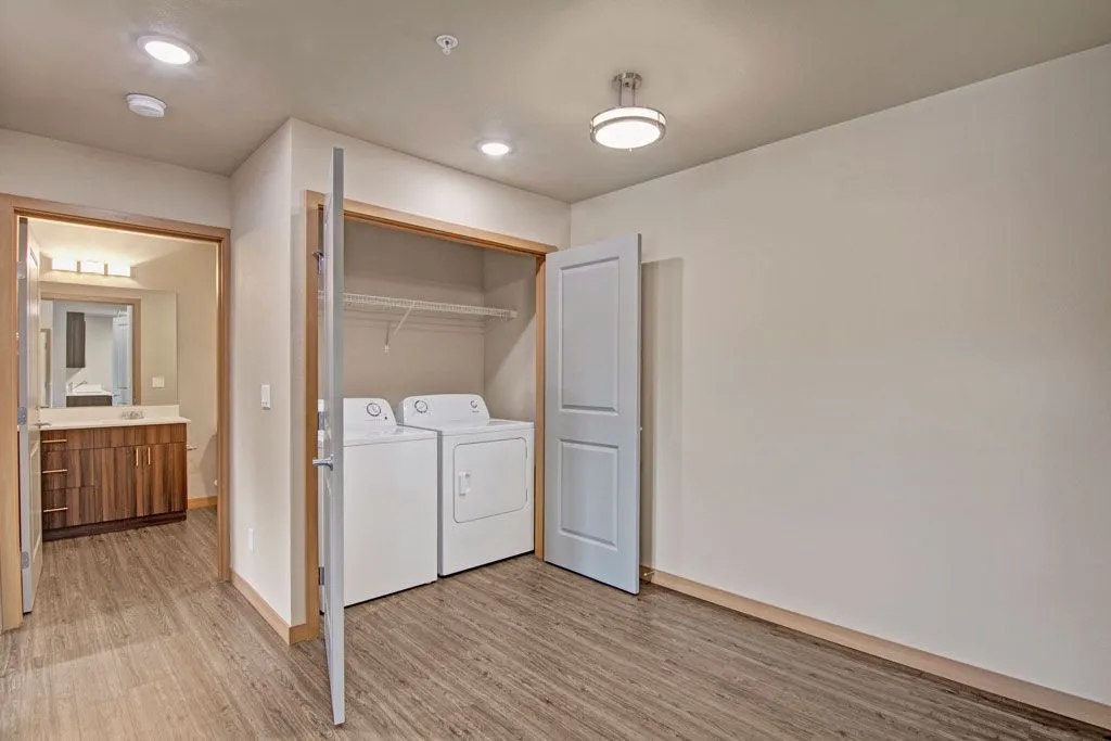Insignia Apartment Homes Image 12