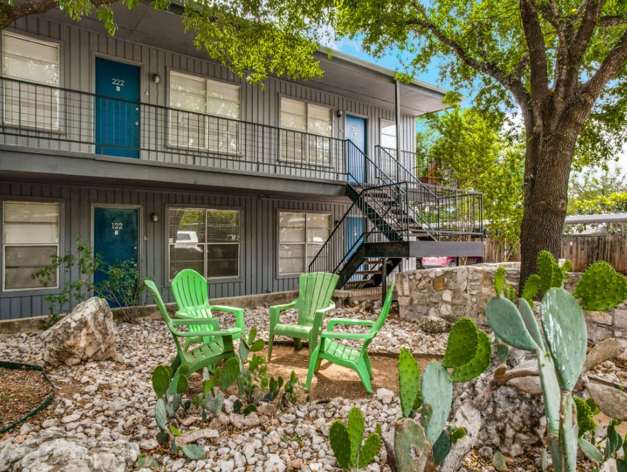 Village Oaks Apartments Image 13