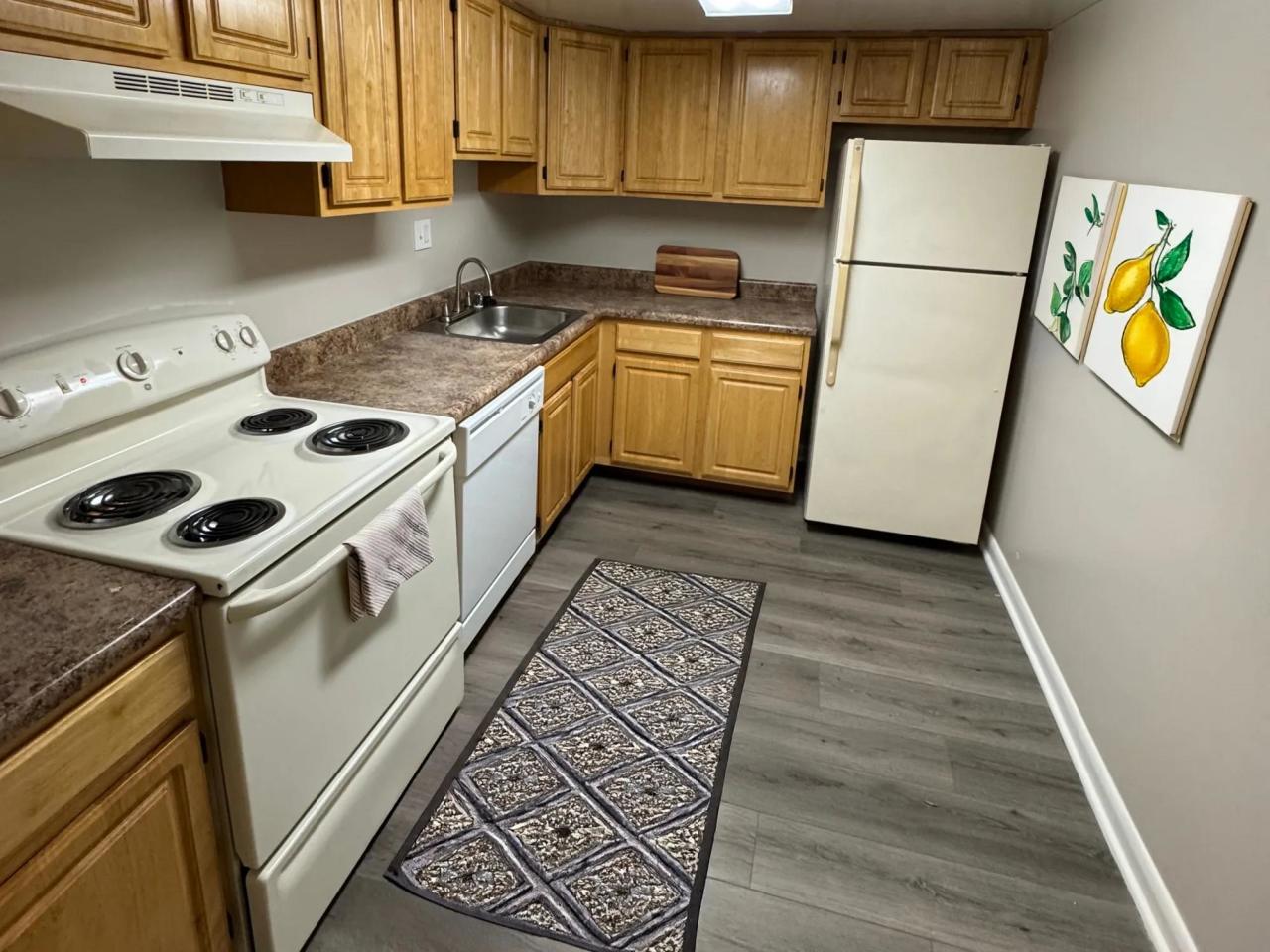 Towne Crest Apartments Image 2