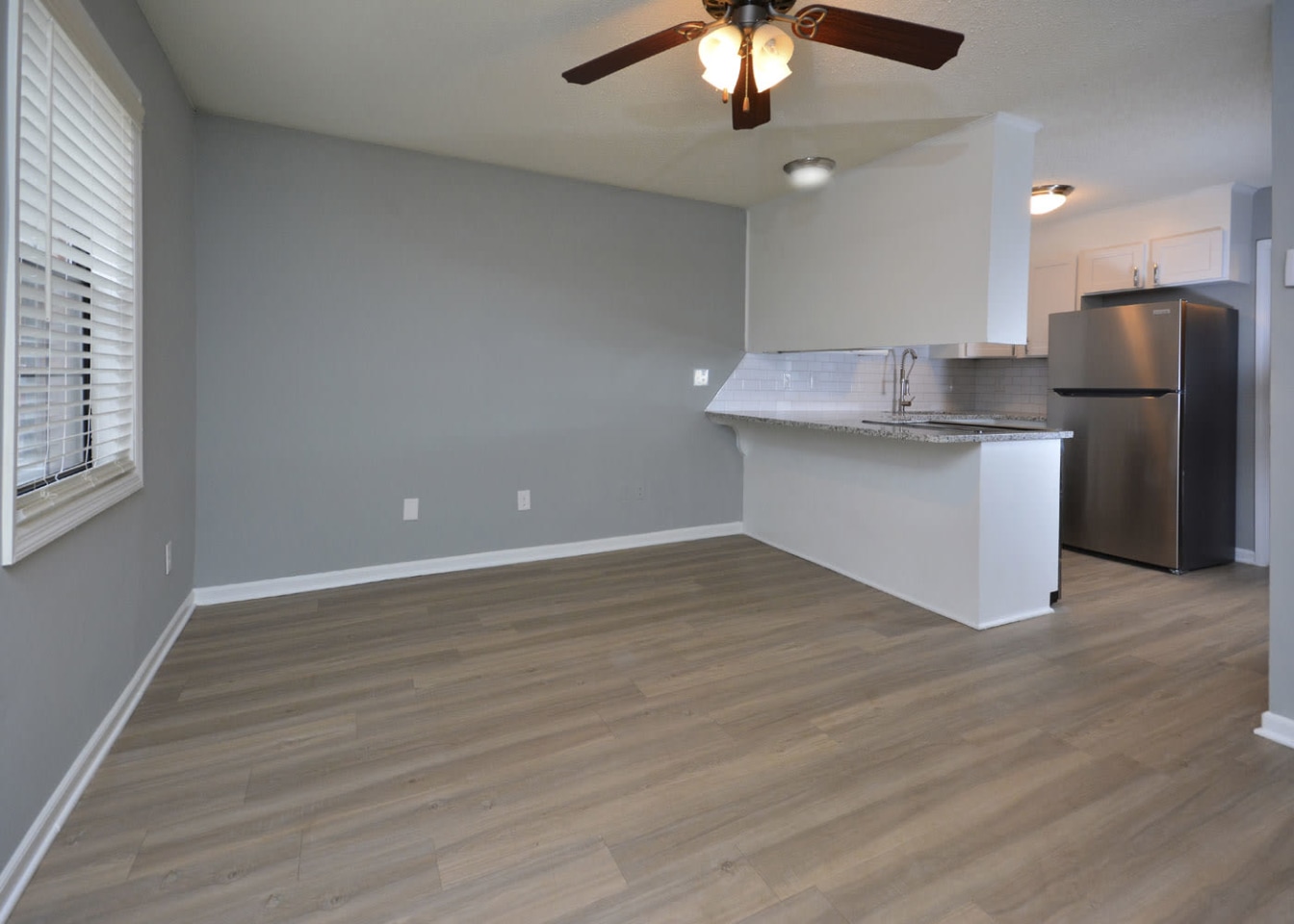 Lindsey Manor Apartments Image 4