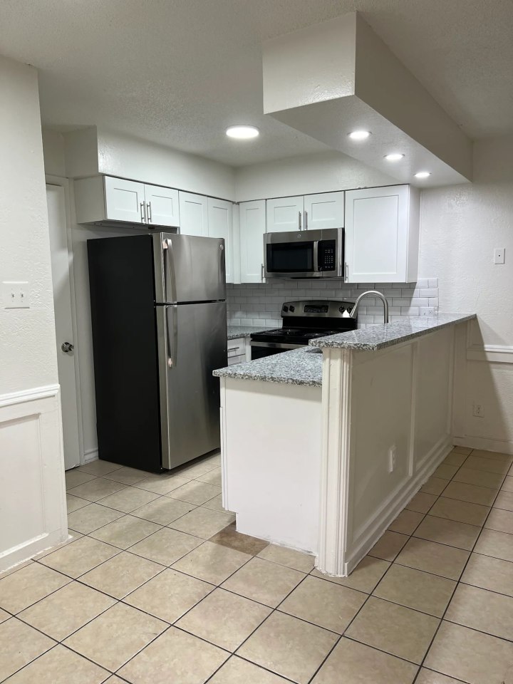 Azure Apartment Homes Image 12