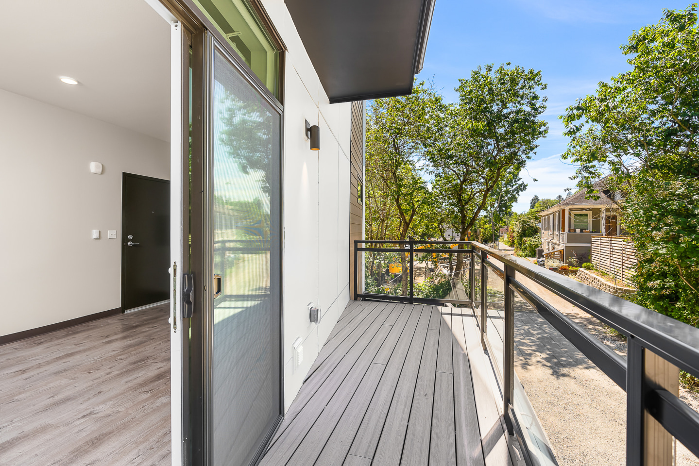 4029 Rainier Image 36