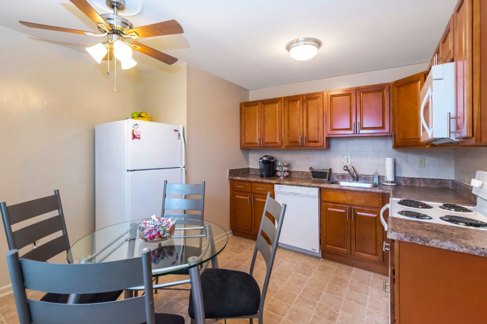 Colony Arms Apartments Image 10