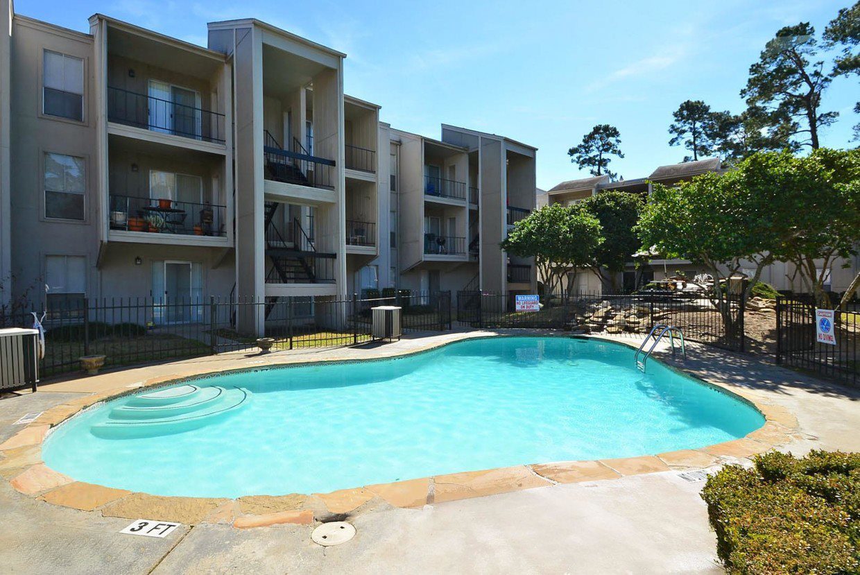Fountain Woods Apartments Image 1