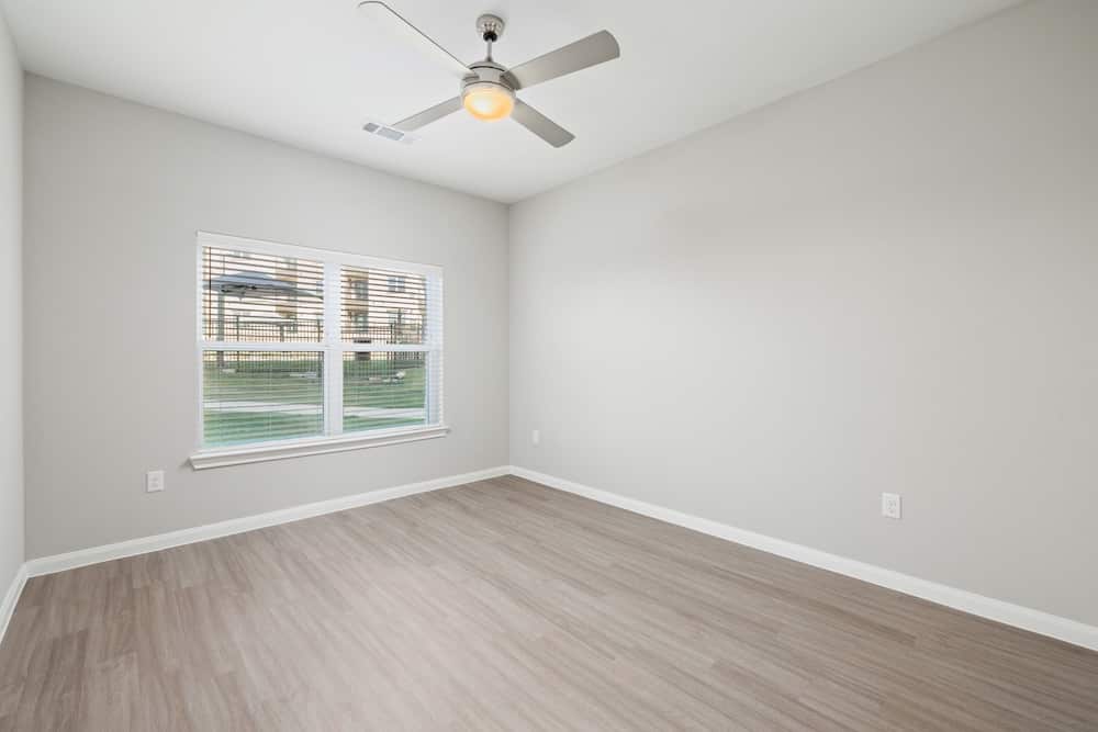 Oak Creek Image 18