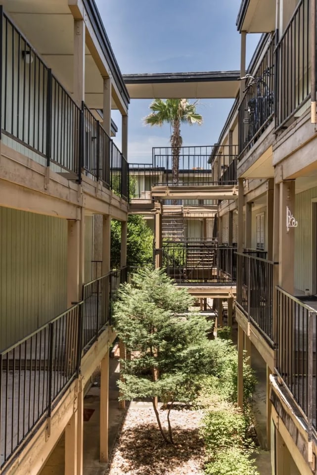 Oak Park Image 20