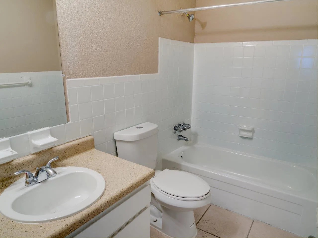 Hibiscus Place Image 6