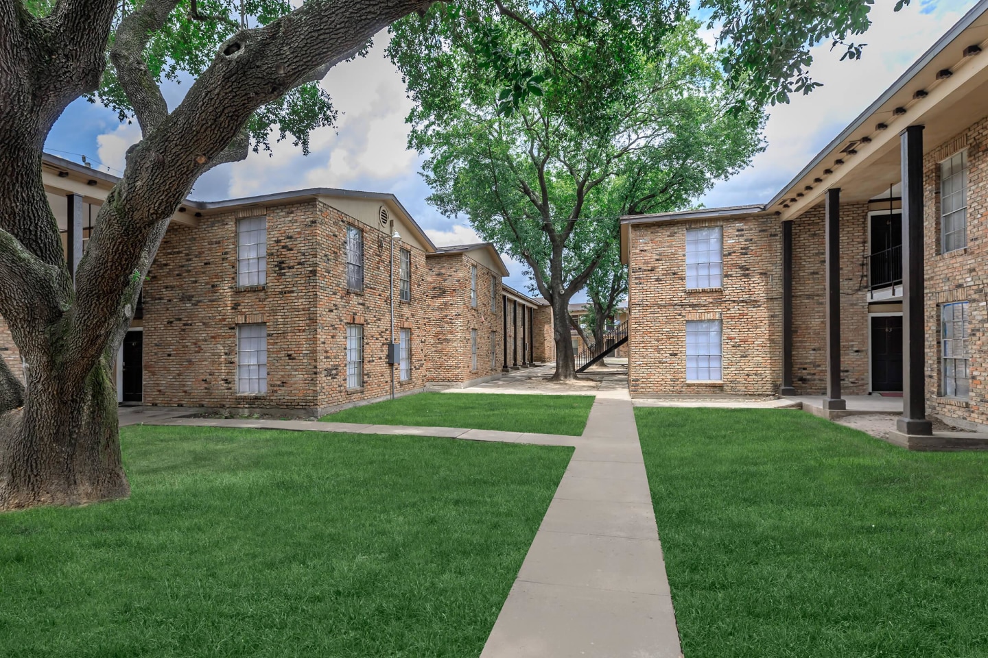 Broadway Park Apartments Image 20