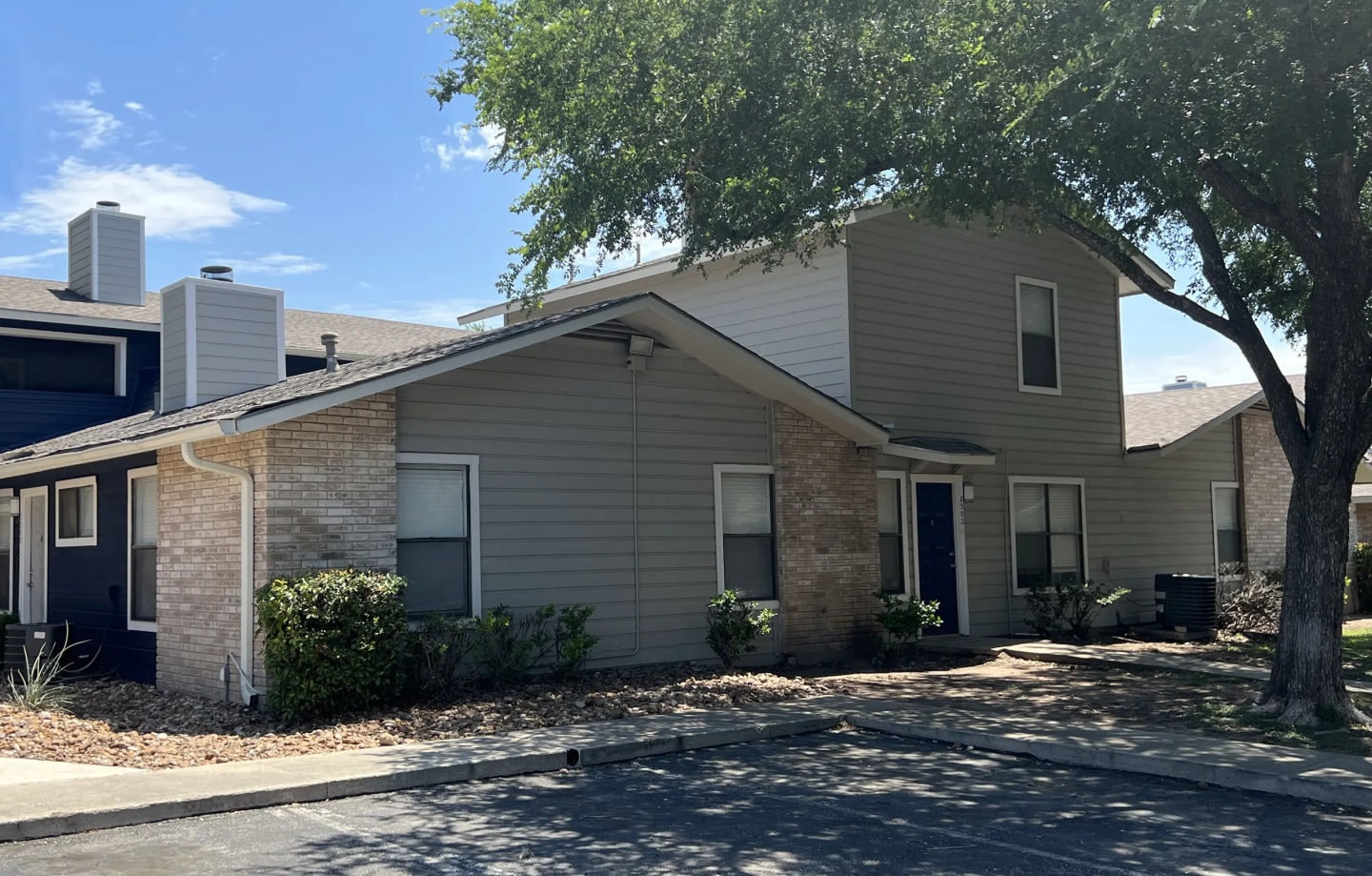 The Camaron Townhomes & Flats Image 42