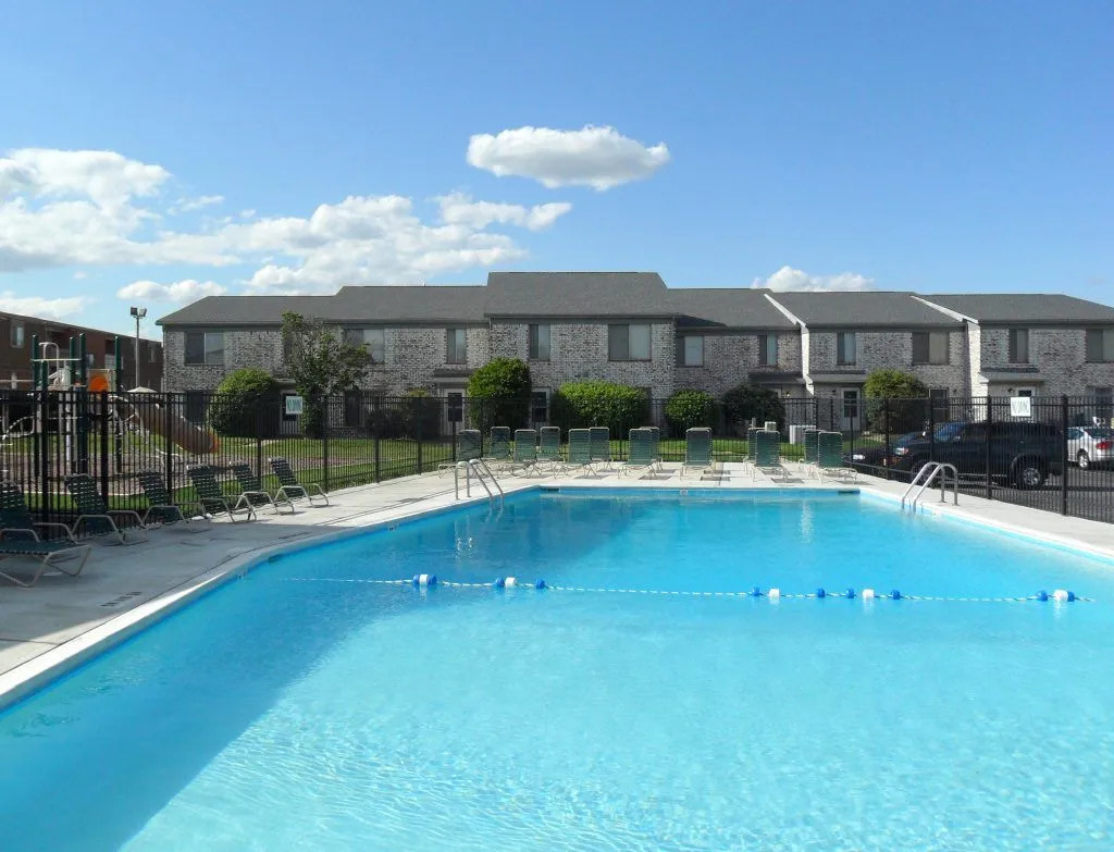 Village Square Apartments Image 14