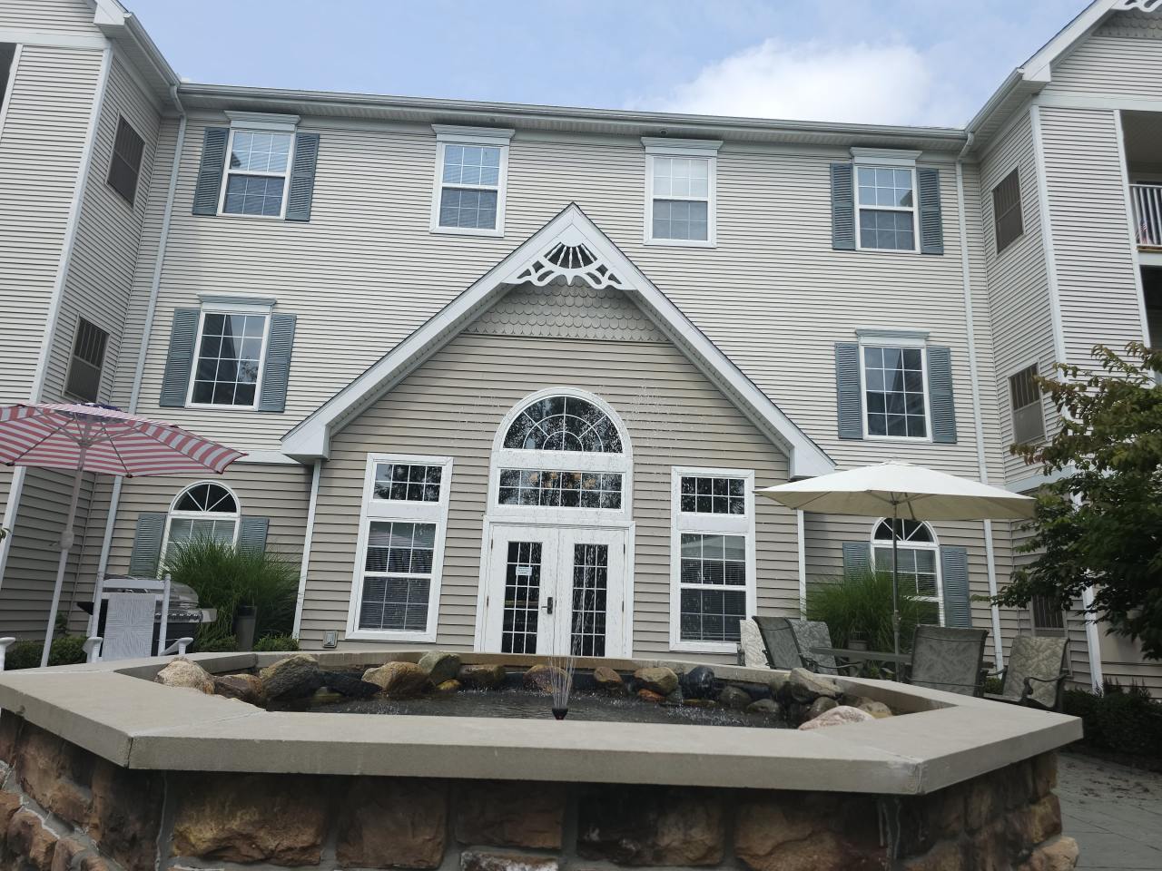 Oakhaven Manor - Senior Living Image 6