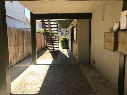 Pine Avenue Image 6