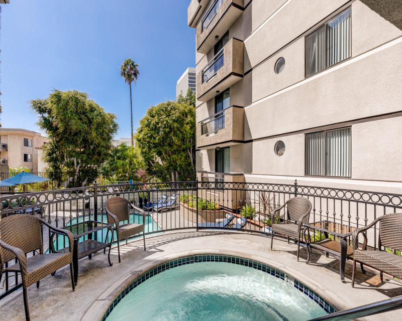 Palm Court Apartments Image 33