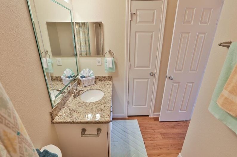 Lakewood Apartments Image 6