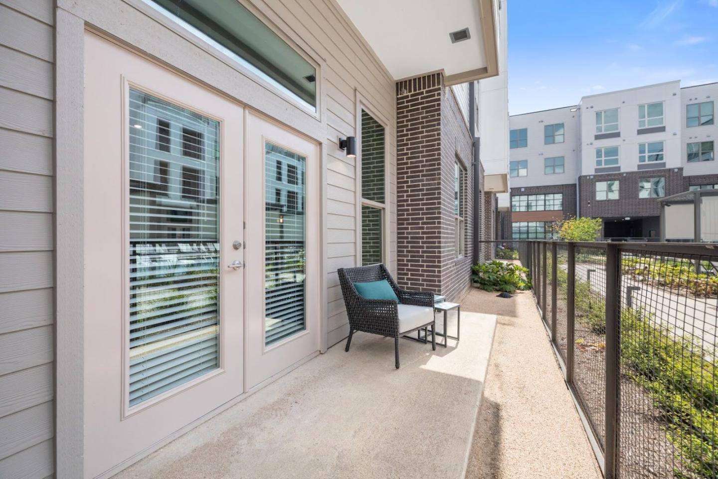 Standard in the Heights Image 6