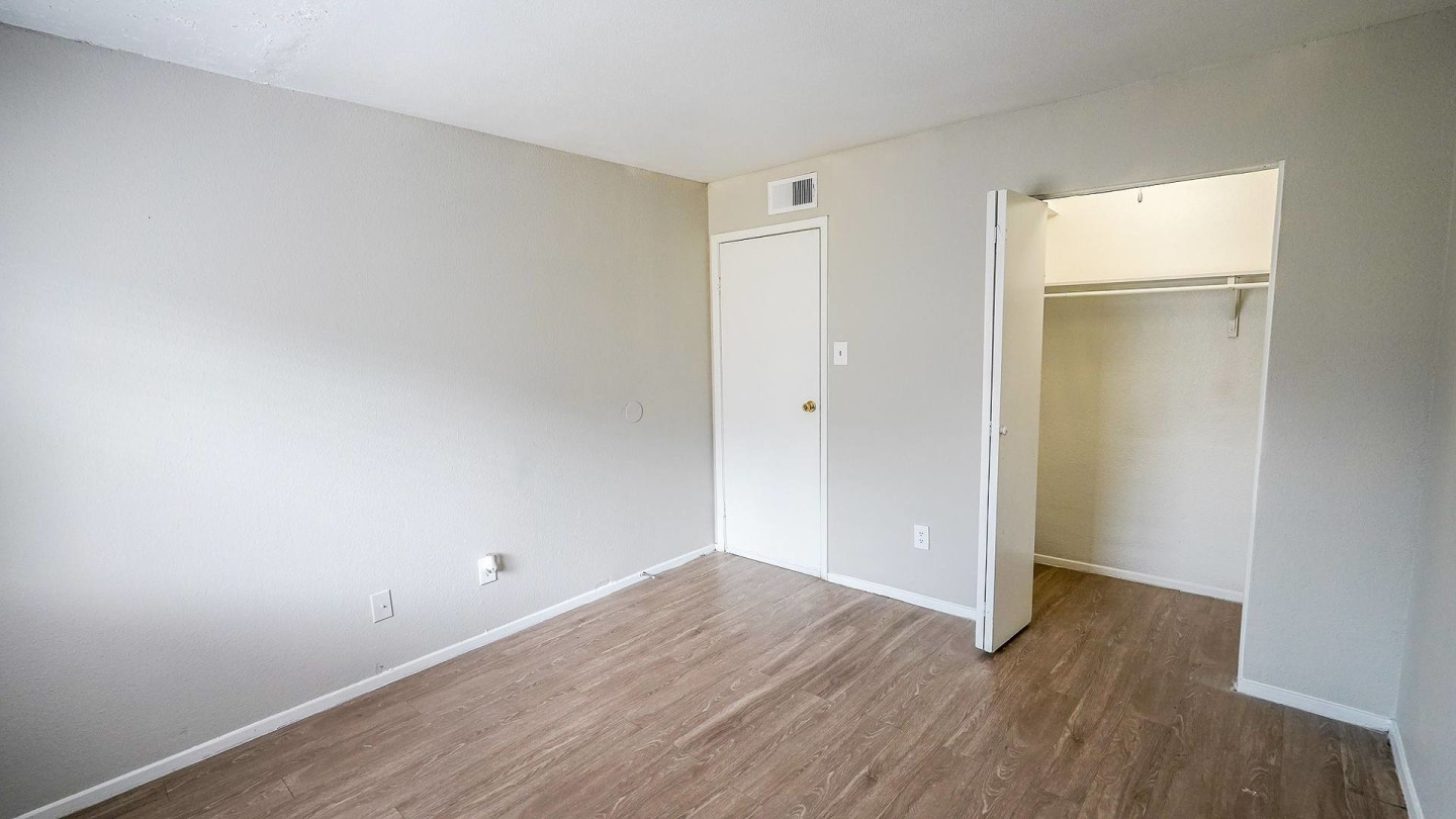 Trenton Place Image 46