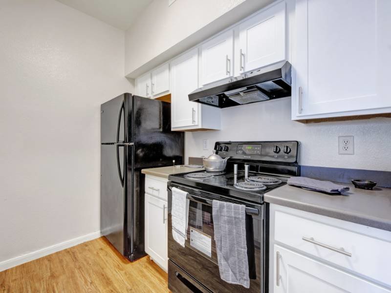 Village Crest Apartments Image 4