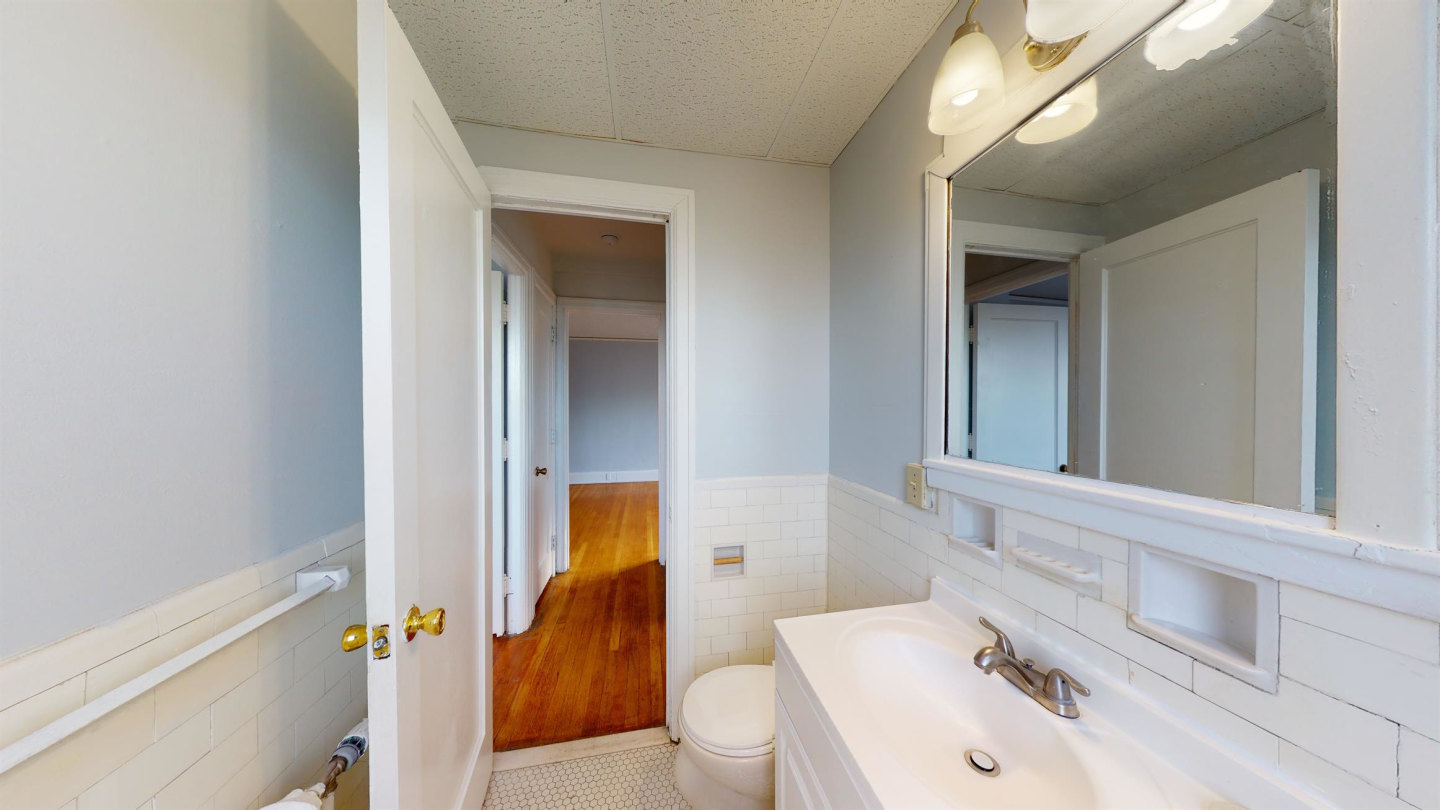 1165 Delaware Image 13
