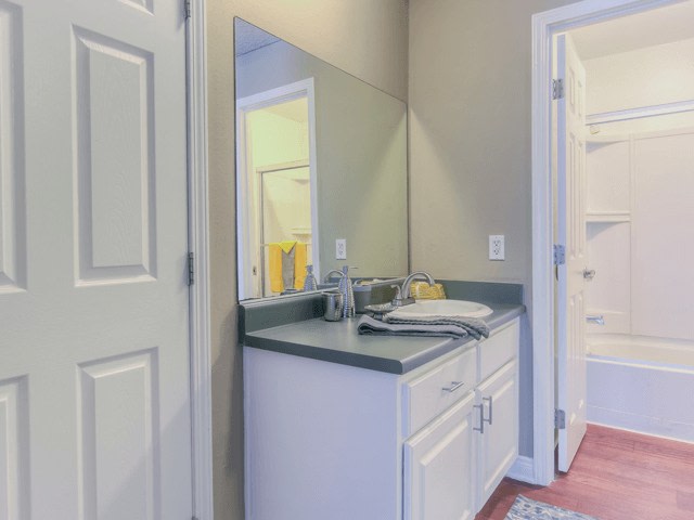Twenty2Eleven Apartments Image 13