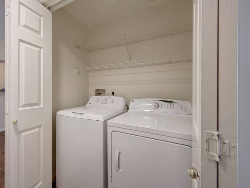 Village Crest Apartments Image 8