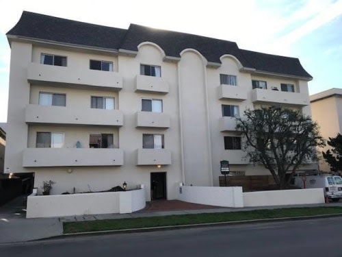 11810 Mayfield Ave Image 1