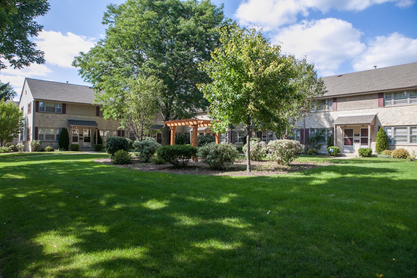 Bay Village Apartments Image 1