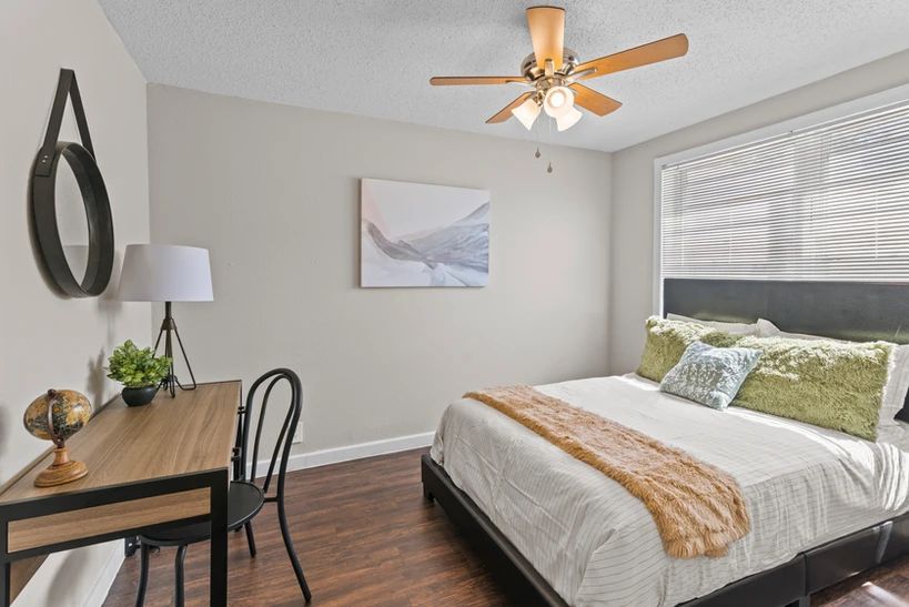 Townhomes at South Highlands Image 10