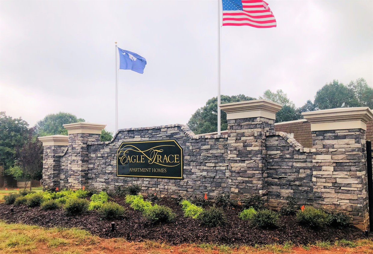 Eagle Trace Apartments Image 2