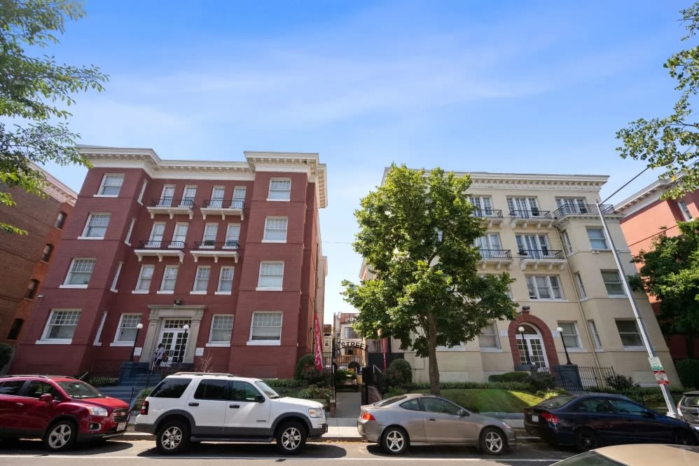 R Street Apartments Image 14
