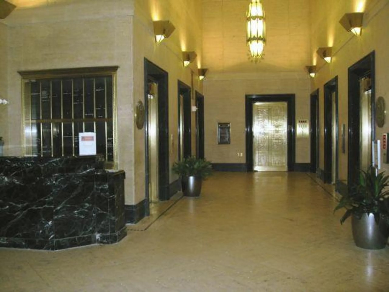 200 Carondelet Image 7