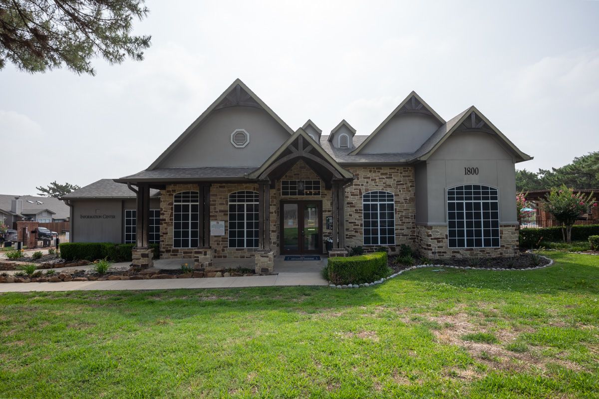 Village Green of Bear Creek Apartments Image 24